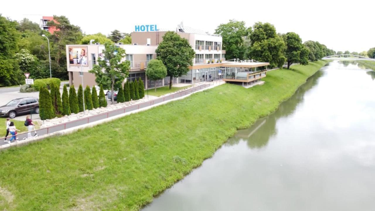 Hotel River 니트라 외부 사진